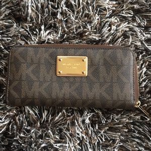 Michael KORS MK Brown Wallet